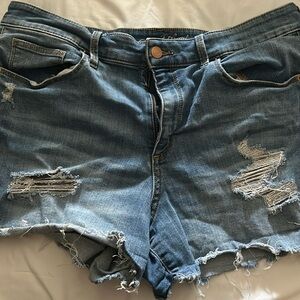 Women’s distressed shorts
